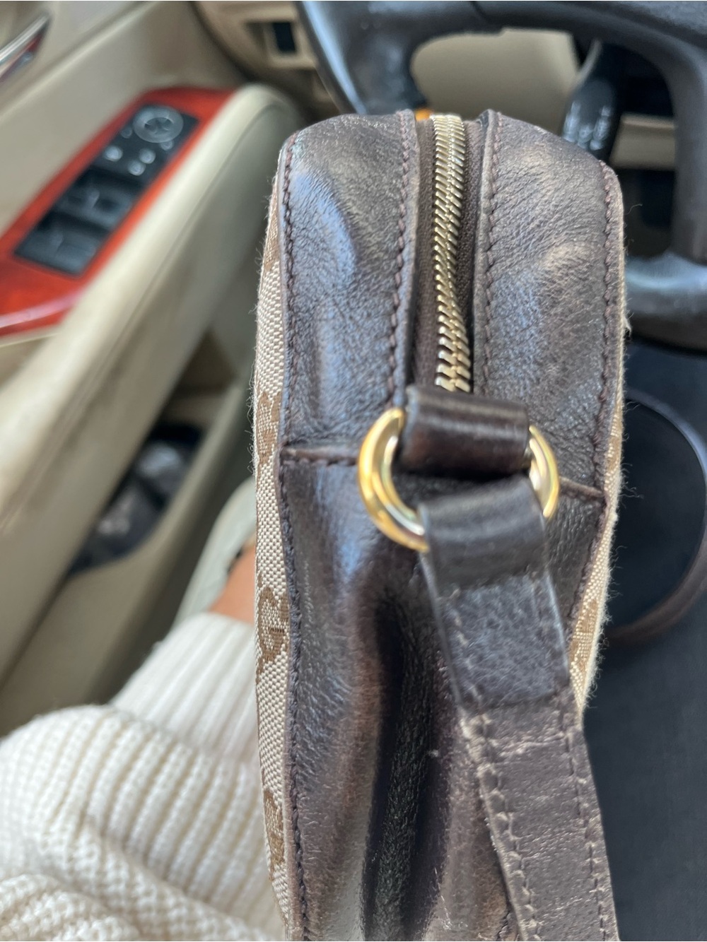 Gucci GG Canvas Crossbody with Green & Red Stripe and Bee - Picture 5 of 15